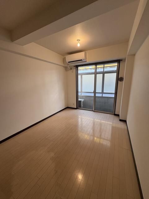 1K Apartment for Rent in Tachikawa, Tokyo - 6 Min Walk to Station - Thumbnail 4