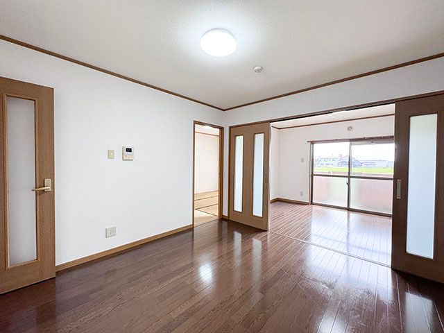 3DK Apartment for Rent in Kurobe City, Toyama - Thumbnail 2