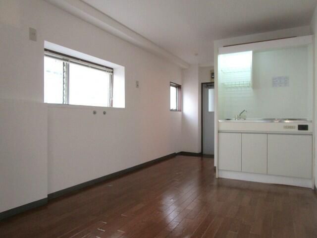 Pearl Plaza Building Shop/Office for Rent in Kunitachi, Tokyo - Thumbnail 3