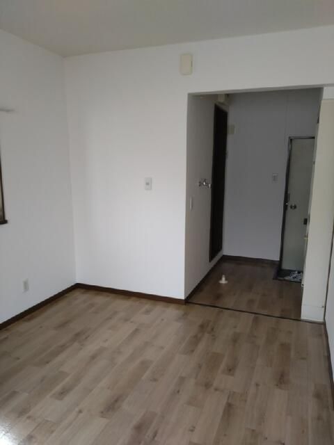 Apartment Building for Sale in Itabashi-ku, Tokyo - Thumbnail 2