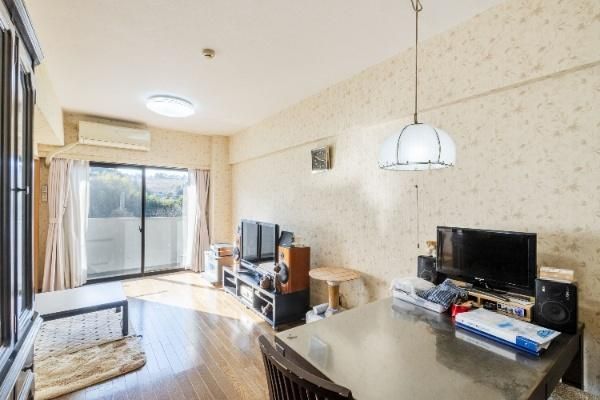 3LDK Apartment for Sale in Inagi, Tokyo - Steps from Keio Yomiuriland Station - Thumbnail 3