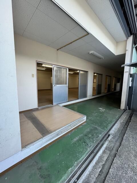 Warehouse for Rent in Adachi, Tokyo - 281 sqm, Parking - Thumbnail 3