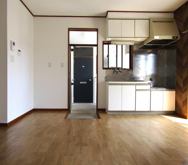 2DK Apartment for Rent in Isumi, Chiba - 30 sqm - Thumbnail 2