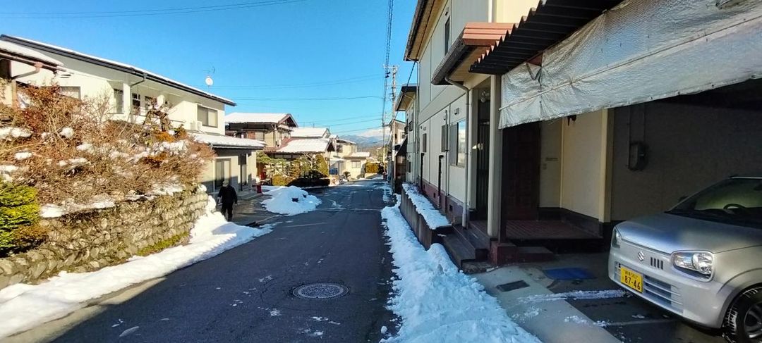 5DK House for Sale in Quiet Takayama Neighborhood - Thumbnail 3