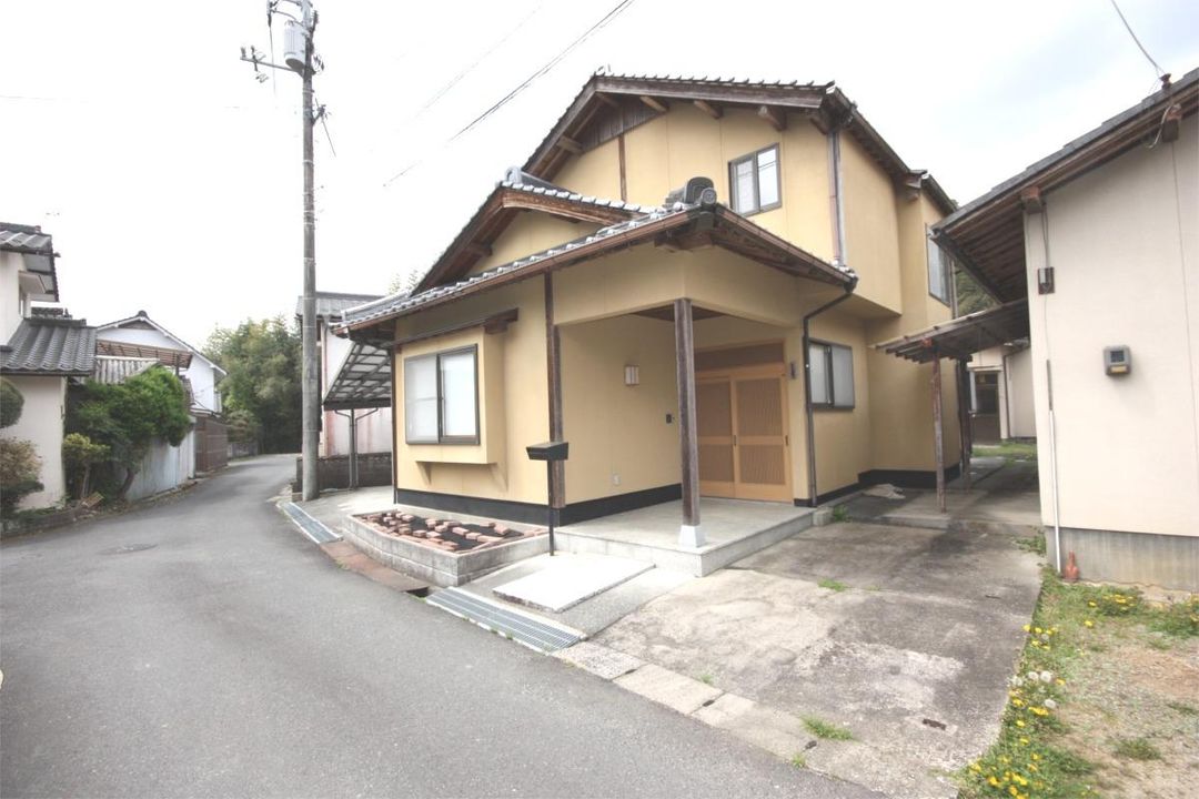 6SLDK Detached House for Sale in Tsuyama, Okayama - Main Image