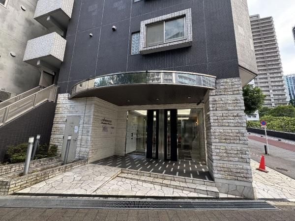 Avanzare Shinjuku Piacele 1K Apartment for Sale in Nishi-Shinjuku - Thumbnail 4
