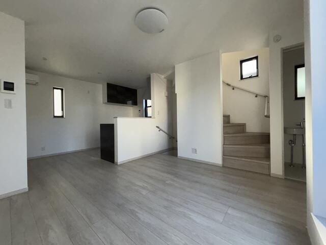 New 2023 2SLDK Townhouse for Rent in Takadanobaba, Tokyo - Thumbnail 4