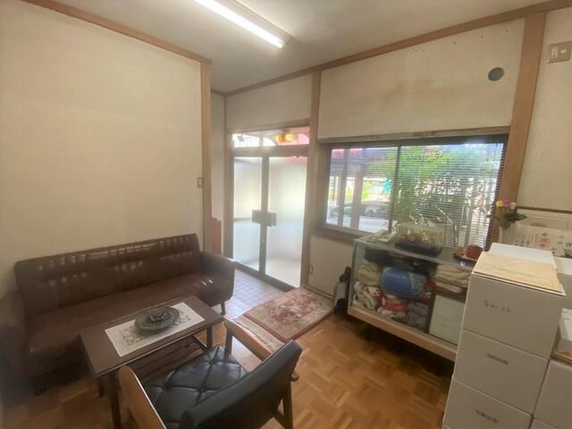 Two-Storey Wooden House on 553 sqm Land in Takaoka, Toyama - Thumbnail 3