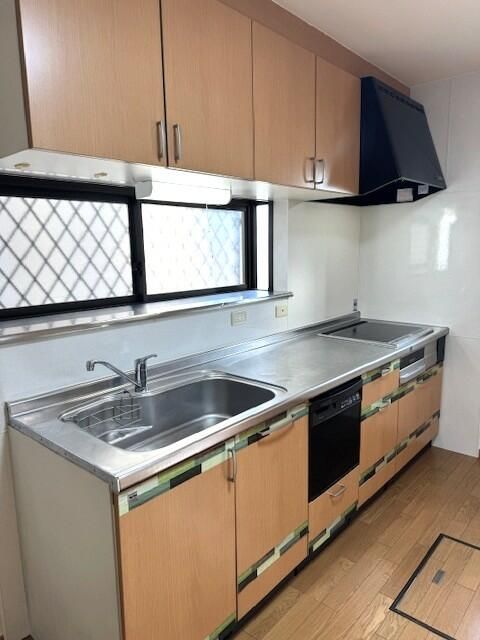 4LDK Detached House for Sale in Osaka Sayama, Osaka - Thumbnail 3