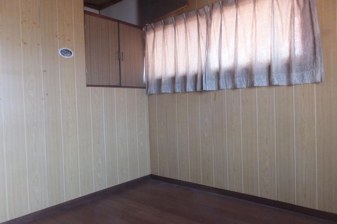 Spacious 5DK Corner Lot House in Tado-tsu, Kagawa - Thumbnail 4