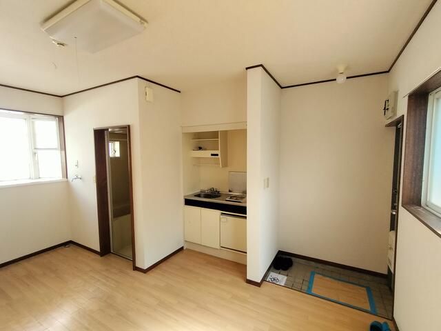 1R Apartment for Rent in Higashimurayama, Tokyo | 33,000 Yen - Thumbnail 3
