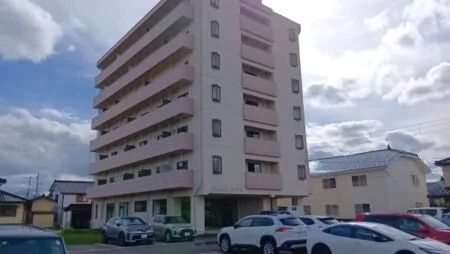 7-Story Apartment Building for Sale in Kashiwazaki, Niigata - Thumbnail 2