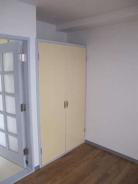 1K Apartment for Rent in Kawasaki, Kanagawa - 13.50 sqm - Thumbnail 3