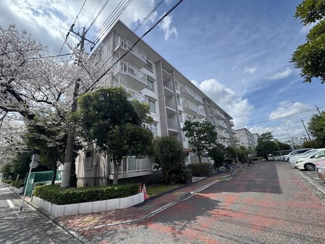 Renovated 3LDK Apartment in Misato, Saitama - 83.36m² - Thumbnail 2