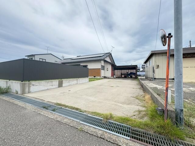 1989 3LDK House in Kanazawa with 495sqm Land and Recent Renovations - Image 11