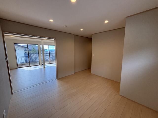 RENO Renovated House Yamamiya F for Rent in Kofu, Yamanashi - Thumbnail 3