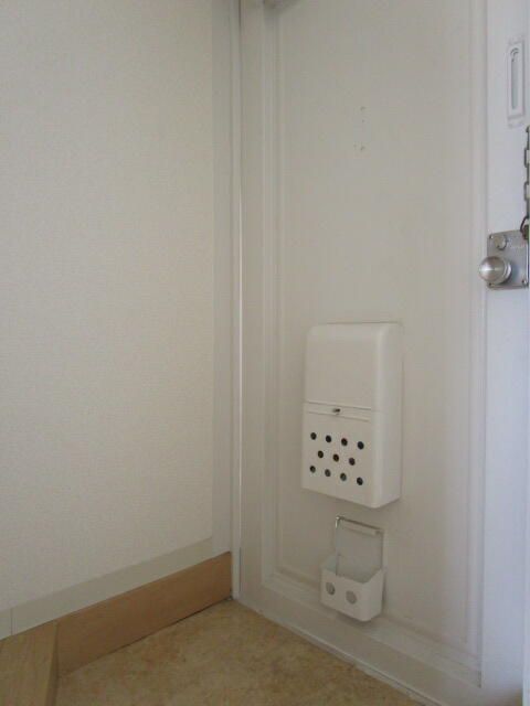 1K Apartment for Rent in Kunitachi, Tokyo - 8 Min Walk to Station - Thumbnail 3