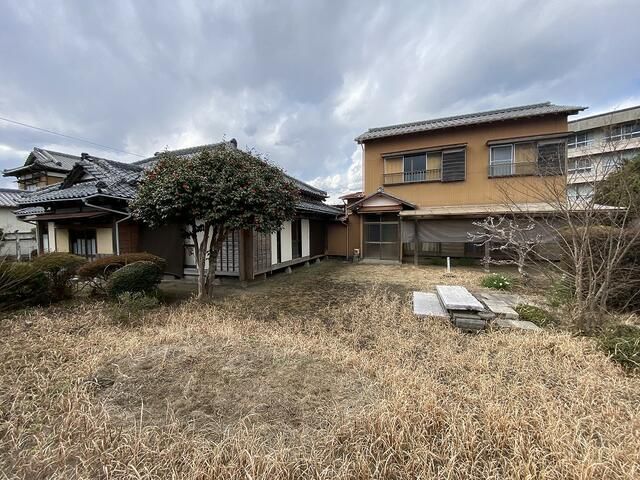 Spacious 9DK House on Large Plot in Isumi City, Chiba - Image 7