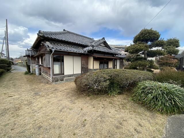Spacious 9DK House on Large Plot in Isumi City, Chiba - Image 7