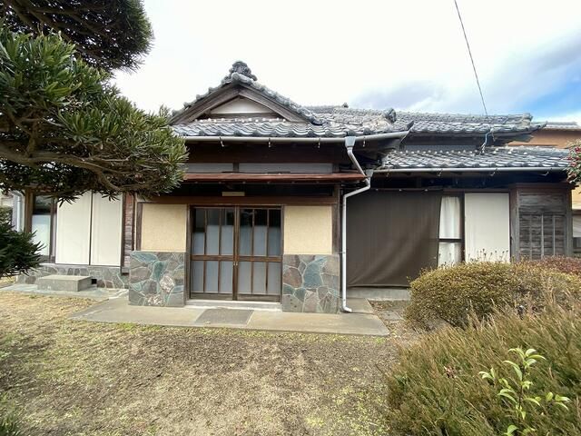 Spacious 9DK House on Large Plot in Isumi City, Chiba - Image 7