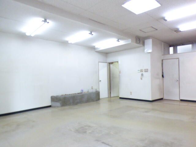 Commercial Shop/Office for Rent in Aizu-Wakamatsu, Fukushima - Thumbnail 2