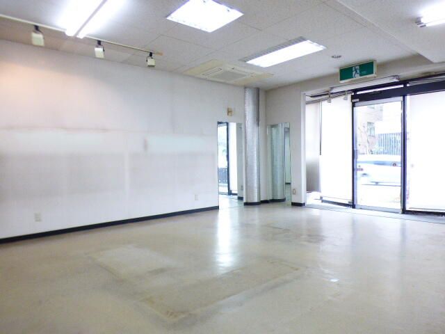 Commercial Shop/Office for Rent in Aizu-Wakamatsu, Fukushima - Thumbnail 4