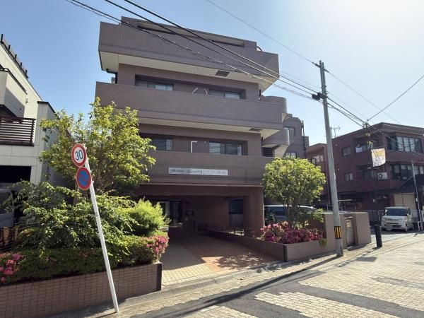 1SLDK Apartment in Kunitachi, Tokyo - 58.74 sqm - Thumbnail 2