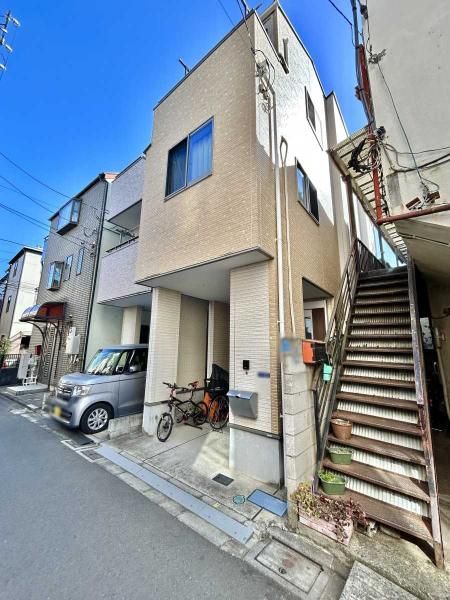 Modern 3-Story Wooden House in Yanaka, Taito-ku, Tokyo - Thumbnail 2