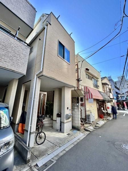 Modern 3-Story Wooden House in Yanaka, Taito-ku, Tokyo - Thumbnail 3