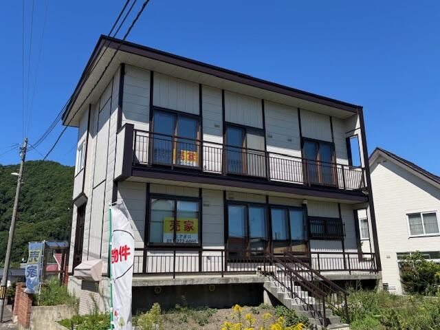 6LDK Family Home with Basement in Sapporo's Ishikari District - Image 7
