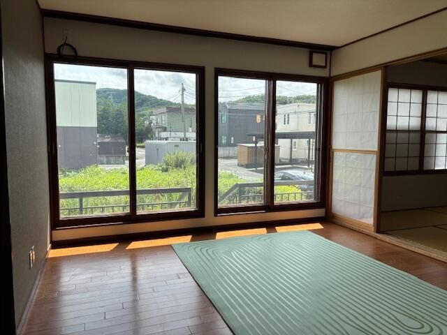 6LDK Family Home with Basement in Sapporo's Ishikari District - Image 22