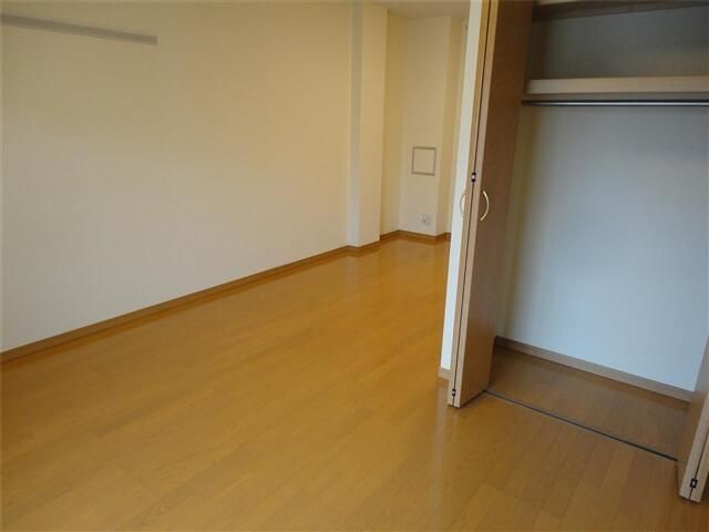 1DK Apartment for Rent in Fussa, Tokyo - Modern Amenities - Thumbnail 4