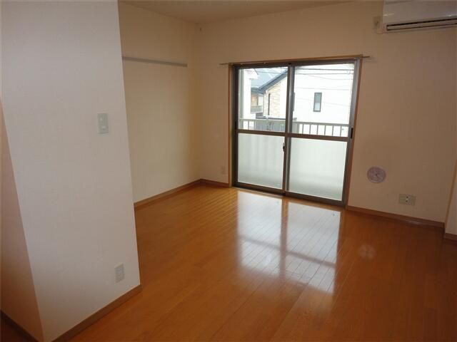 1DK Apartment for Rent in Fussa, Tokyo - Modern Amenities - Thumbnail 3