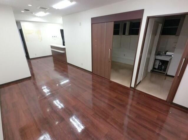 Commercial Space for Rent in Taito-ku, Tokyo 244.06 sqm - Thumbnail 2