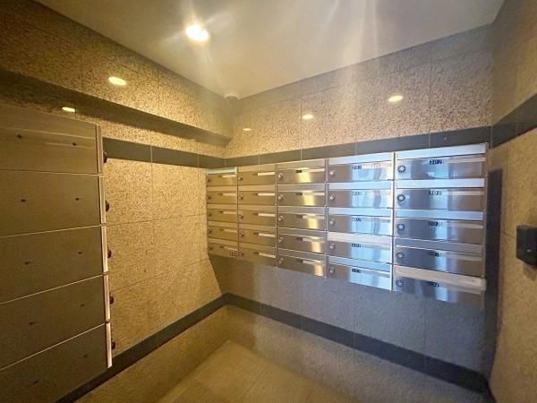 2SLDK Apartment for Sale in Kunitachi, Tokyo - 70.83 sqm - Thumbnail 3