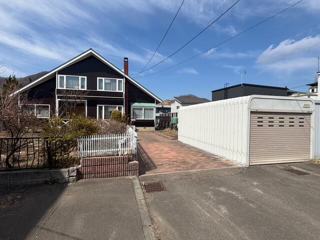 Residential Shop for Sale in Minami-ku, Sapporo, Hokkaido - Thumbnail 2