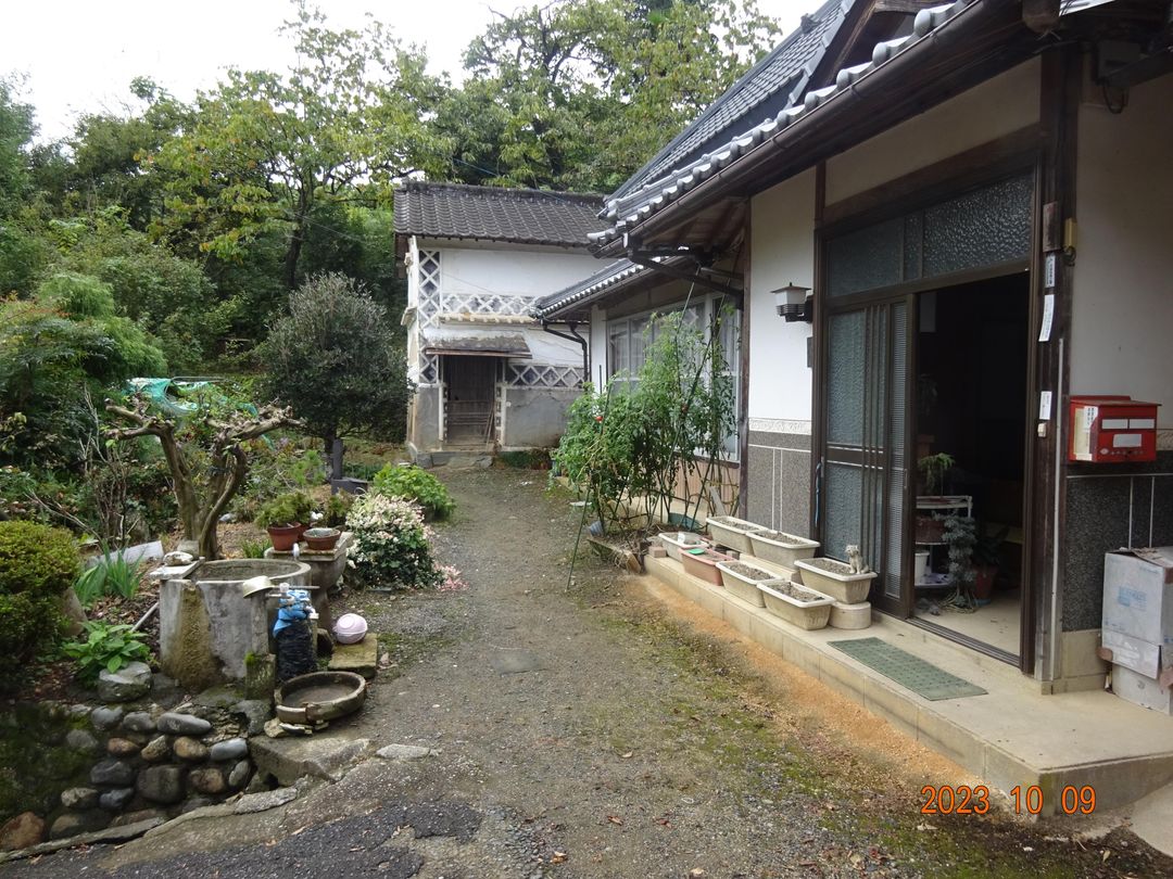 1915 Wooden House on 900m² Plot in Kumenancho, Okayama - Thumbnail 3