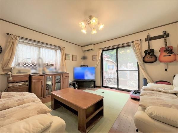 5LDK House for Sale in Fujisawa with Basement and Corner Lot - Thumbnail 3