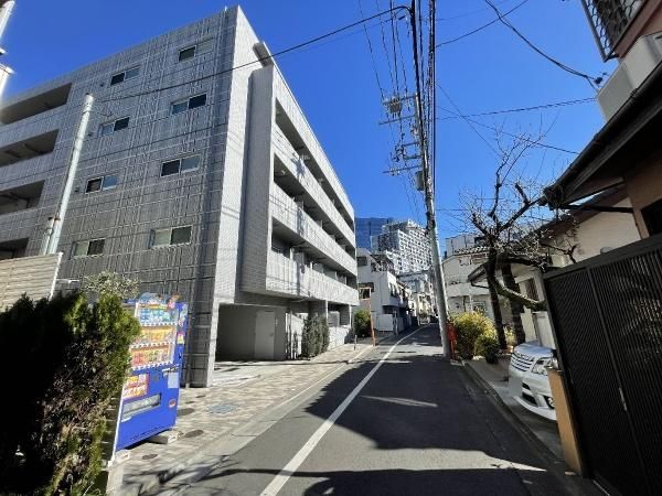 1K Apartment in Shinagawa, Tokyo | The Premium Cube G Gotanda - Thumbnail 3