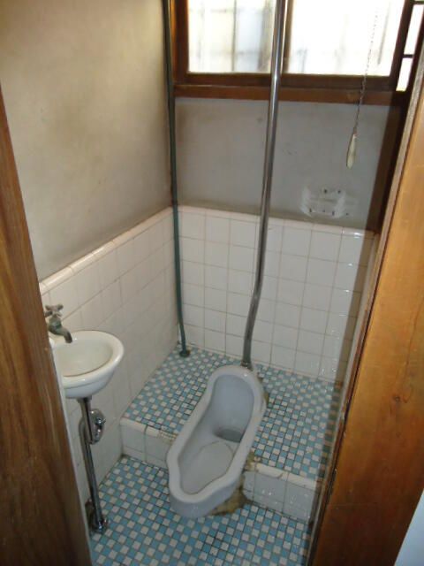Commercial Space for Rent in Suginami, Tokyo - 16.5m² - Thumbnail 4