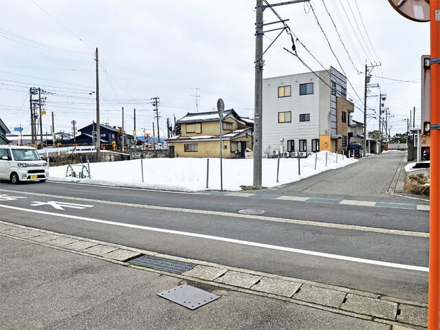 Commercial Land for Rent in Sakai City, Fukui | 744.5 sqm - Thumbnail 2