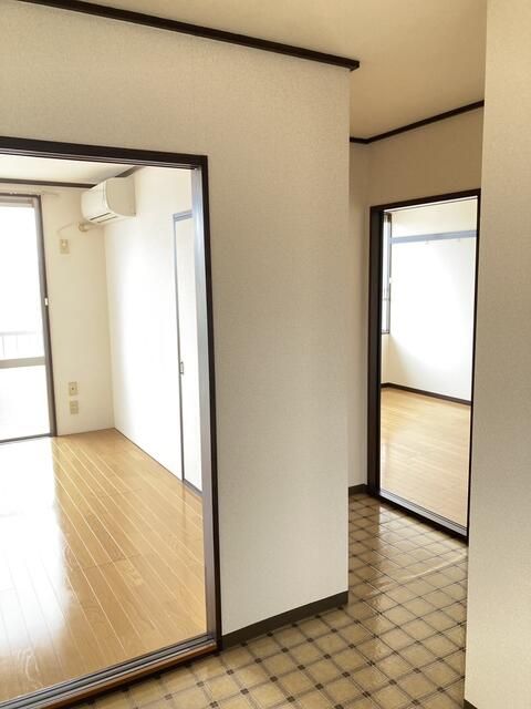 2DK Apartment for Rent in Takahagi, Ibaraki - 42.36 sqm - Thumbnail 3
