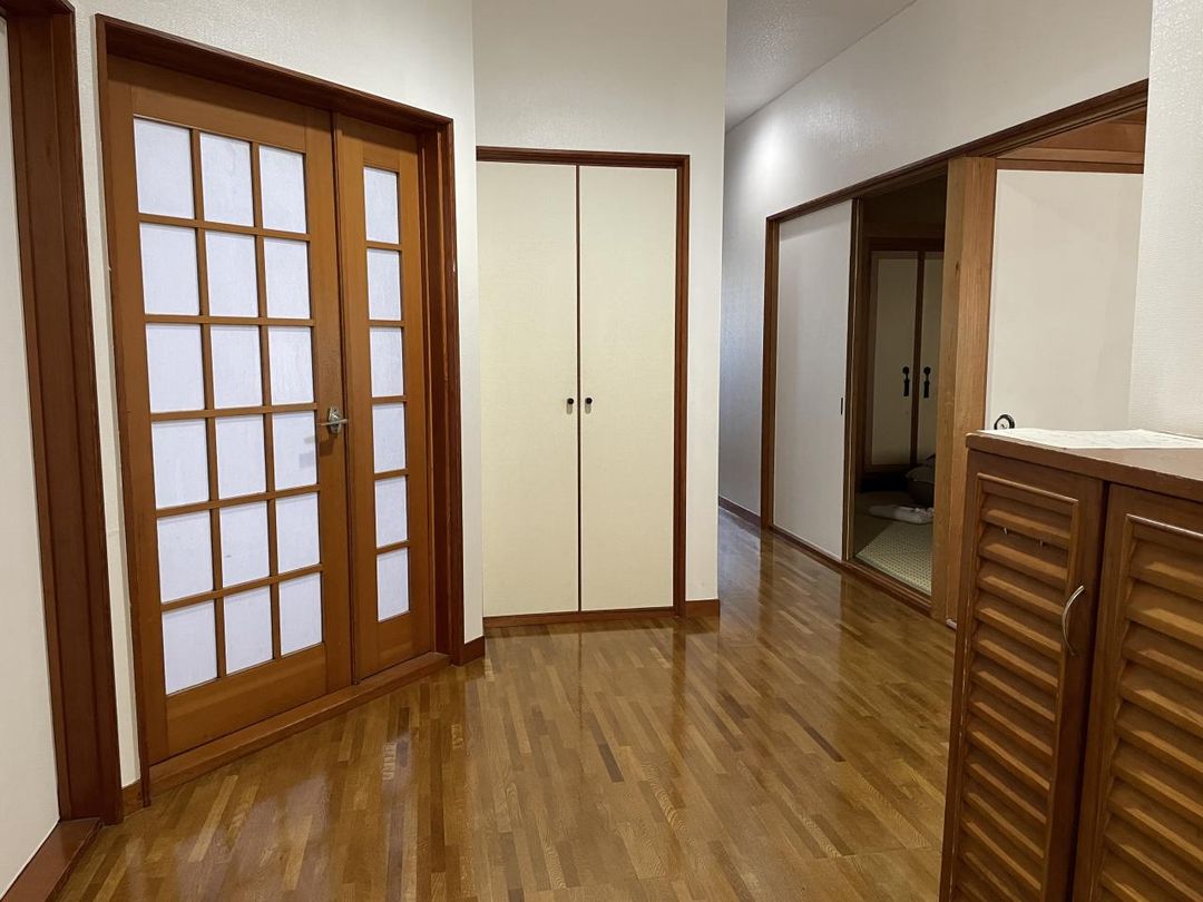 7SLDK Wooden House in Fukui City with 2024 Renovation & Parking - Image 22