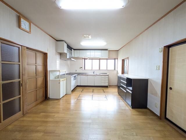 7DK Wooden House for Sale in Tsubame, Niigata - 227 sqm - Thumbnail 3