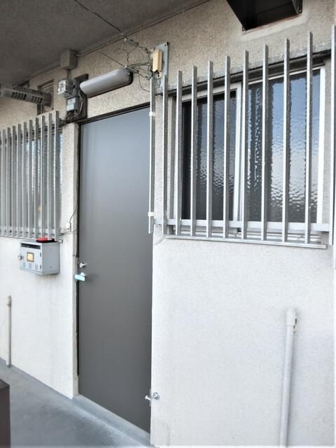 Iwasaki-so 2K Apartment for Rent in Shinjuku, Tokyo - Thumbnail 3