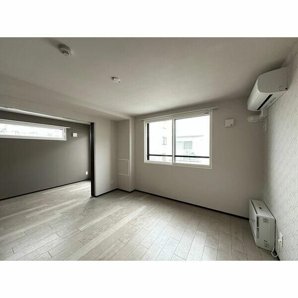 New 2LDK Apartment for Rent in Sapporo's Shiroishi Ward - Thumbnail 2
