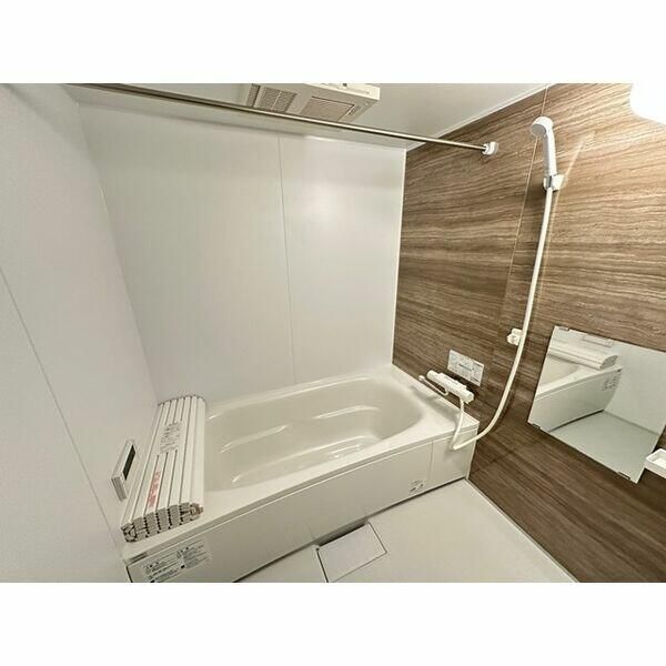 New 2LDK Apartment for Rent in Sapporo's Shiroishi Ward - Thumbnail 4
