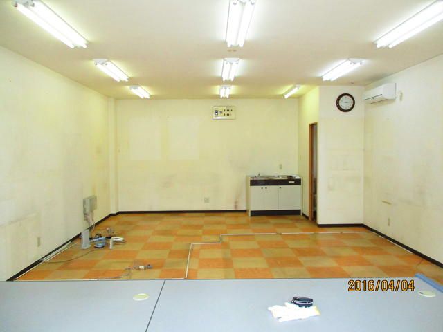Commercial Unit for Rent in Fujikawa, Yamanashi - 33.05 sqm - Thumbnail 3