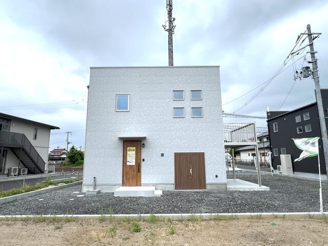 New 4LDK House in Koriyama, Fukushima with 3 Car Parks - Image 9