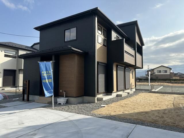 New 4LDK House for Sale in Central City, Yamanashi - Thumbnail 2